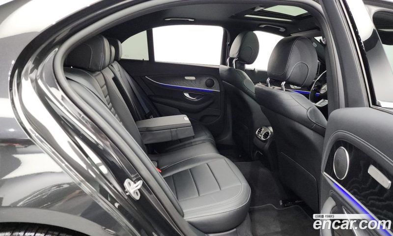 Mercedes Benz E-Class E220d 4MATIC AMG Line