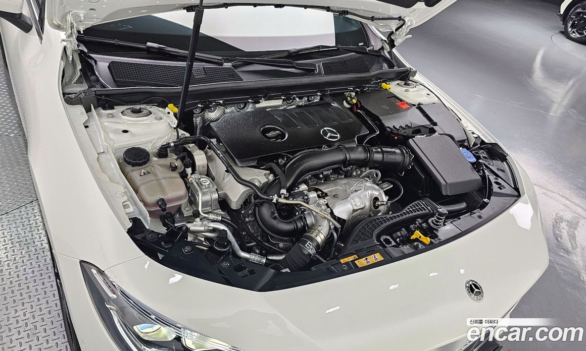 Mercedes Benz CLA-Class CLA250 4MATIC