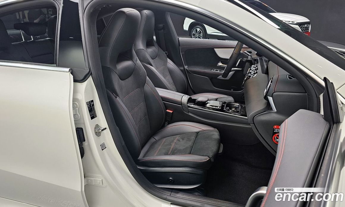 Mercedes Benz CLA-Class CLA250 4MATIC