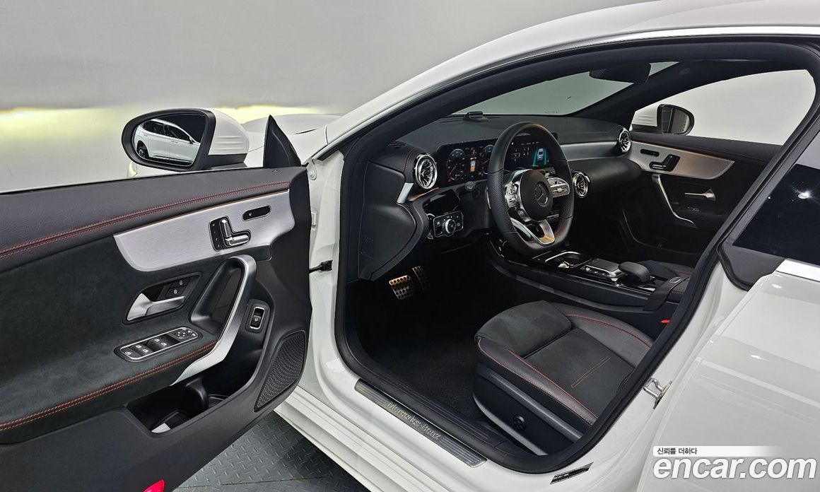 Mercedes Benz CLA-Class CLA250 4MATIC