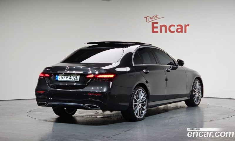 Mercedes Benz E-Class E350 4MATIC AMG Line