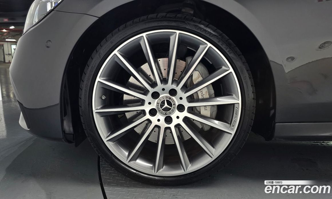 Mercedes Benz E-Class E350 4MATIC AMG Line