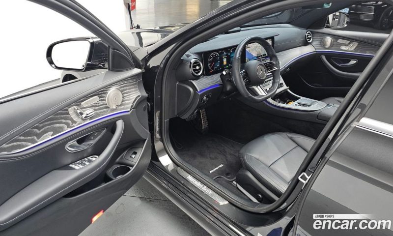 Mercedes Benz E-Class E350 4MATIC AMG Line