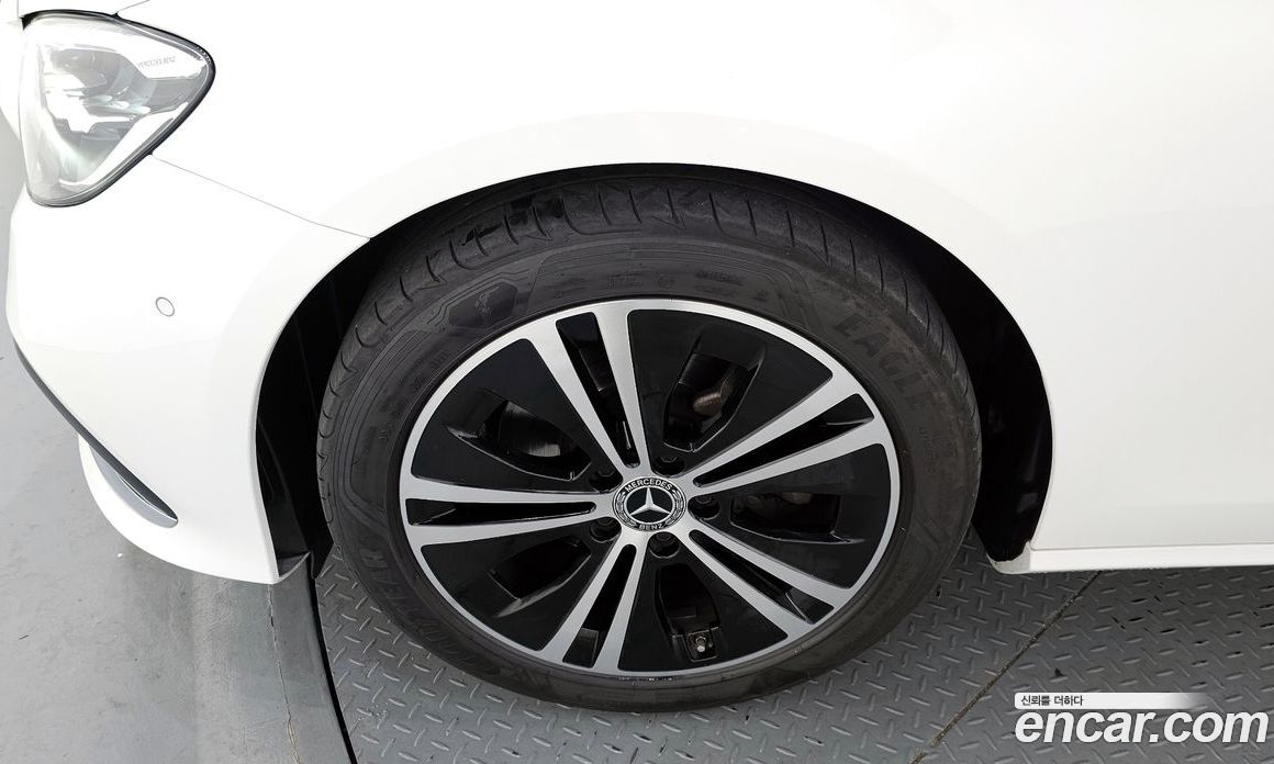 Mercedes Benz E-Class E250 Avantgarde