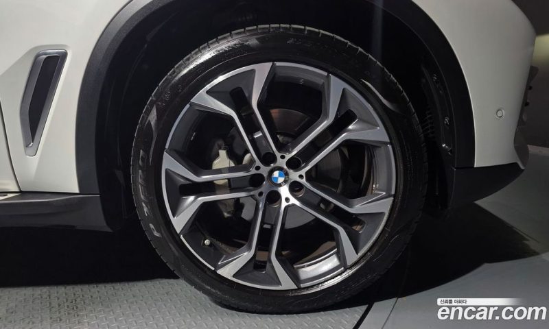 BMW X5 xDrive i40 xLine