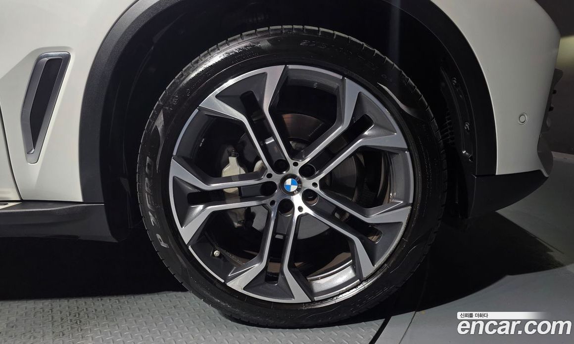 BMW X5 xDrive i40 xLine