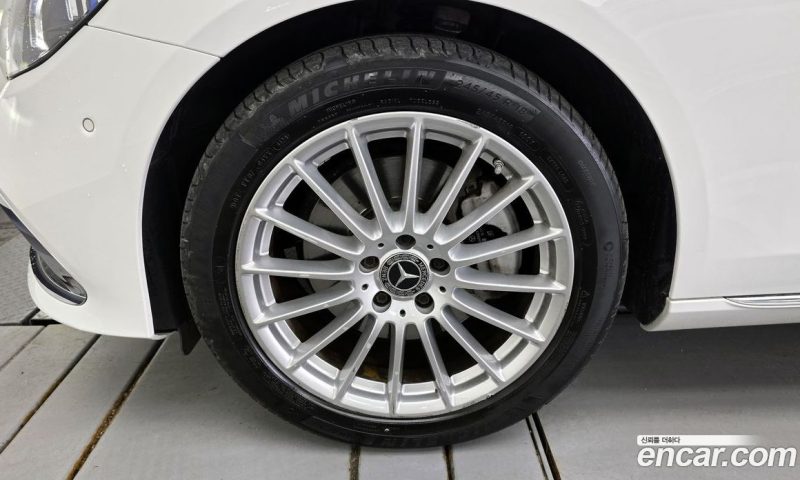 Mercedes Benz E-Class E250 Exclusive