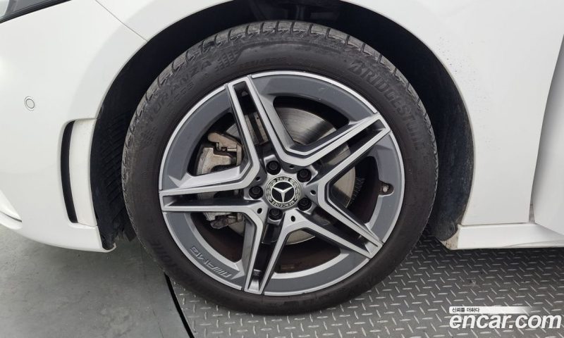 Mercedes Benz A-Class A250 4MATIC Sedan