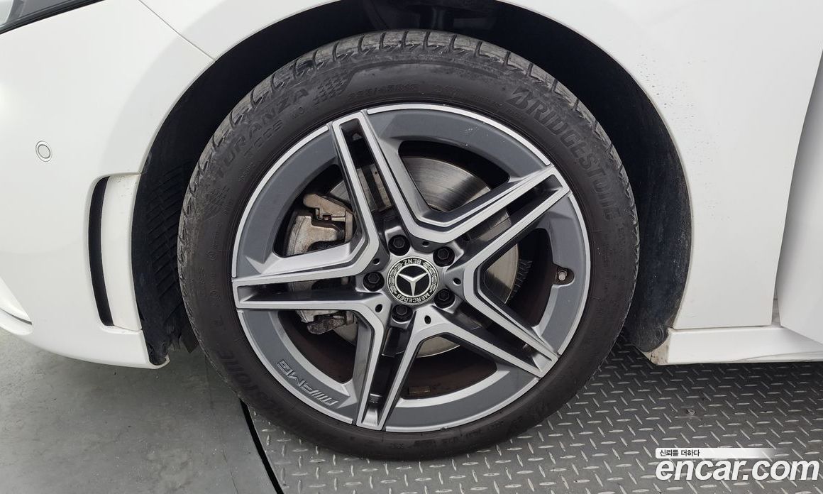 Mercedes Benz A-Class A250 4MATIC Sedan