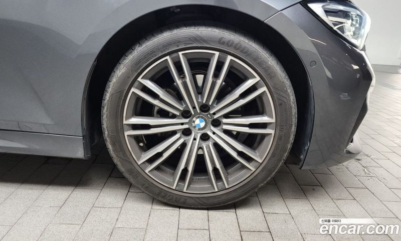BMW 3-Series i320 M Sport