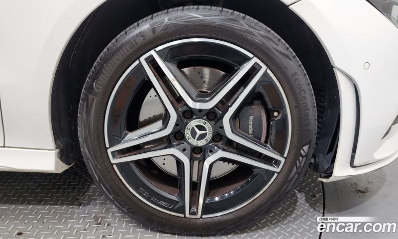Mercedes Benz CLA-Class CLA250 4MATIC