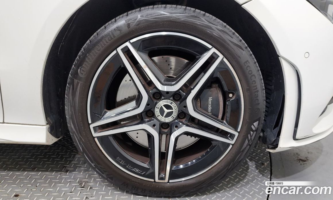 Mercedes Benz CLA-Class CLA250 4MATIC