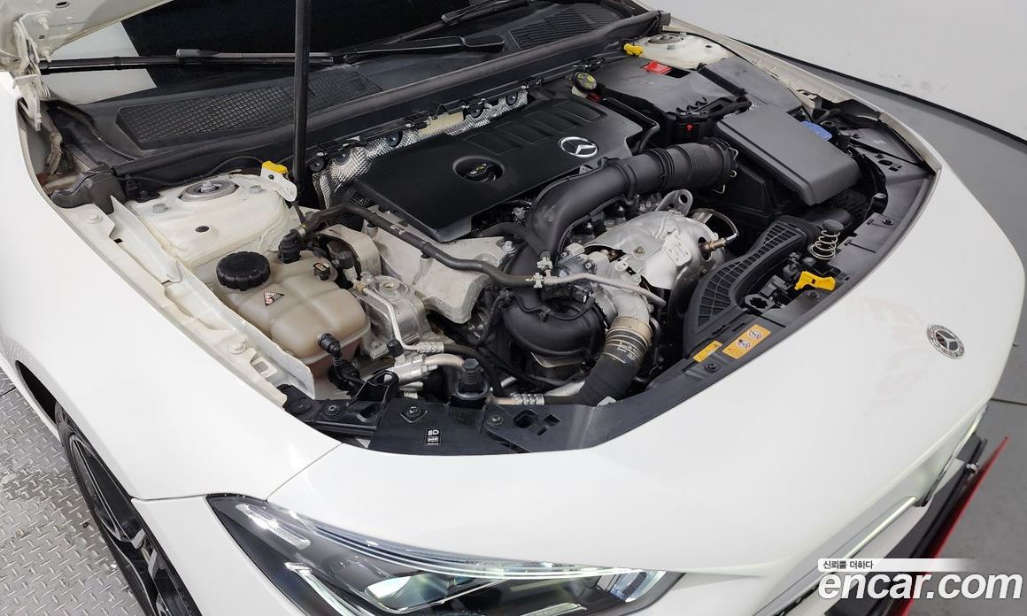 Mercedes Benz CLA-Class CLA250 4MATIC