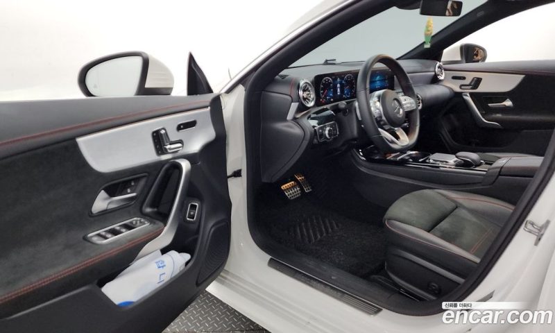 Mercedes Benz CLA-Class CLA250 4MATIC