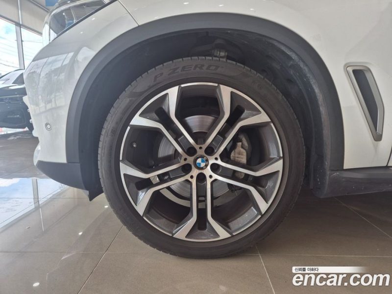 BMW X5 xDrive i40 xLine