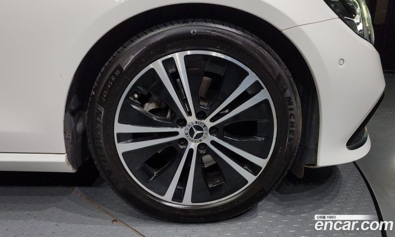 Mercedes Benz E-Class E250 Avantgarde