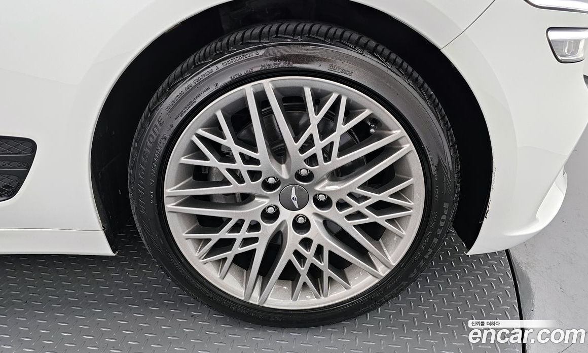 Genesis G70 Gasoline 2.0T 2WD
