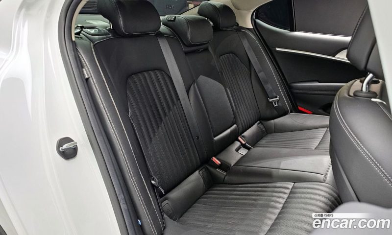 Genesis G70 Gasoline 2.0T 2WD