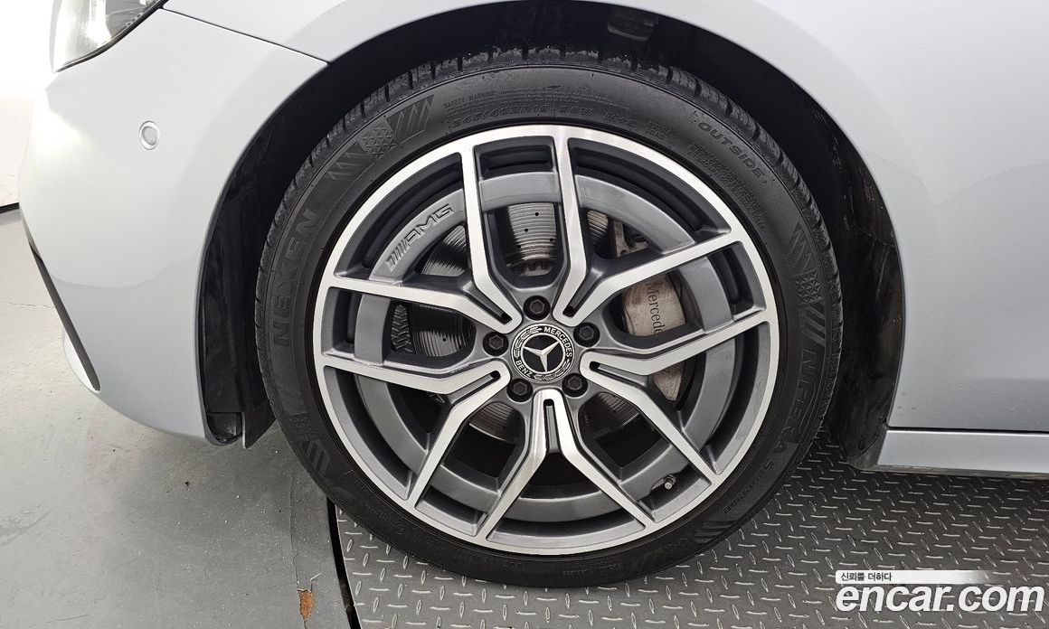 Mercedes Benz E-Class E220d 4MATIC AMG Line