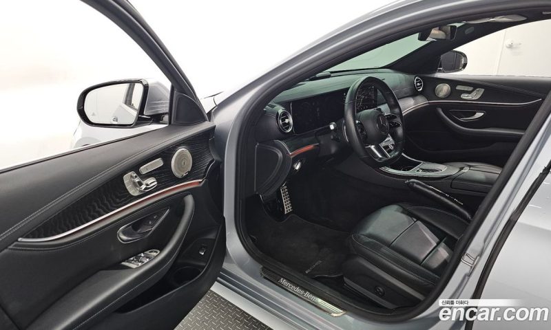 Mercedes Benz E-Class E220d 4MATIC AMG Line