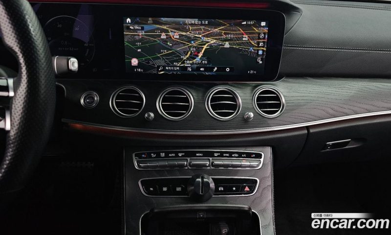 Mercedes Benz E-Class E220d 4MATIC AMG Line