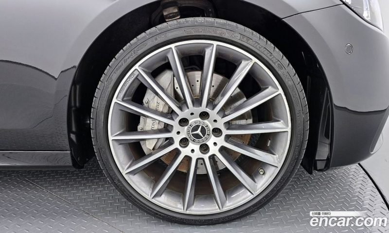 Mercedes Benz E-Class E350 4MATIC AMG Line