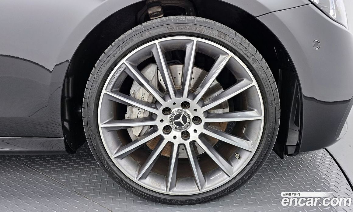 Mercedes Benz E-Class E350 4MATIC AMG Line