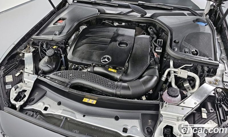 Mercedes Benz E-Class E350 4MATIC AMG Line