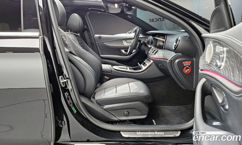 Mercedes Benz E-Class E350 4MATIC AMG Line