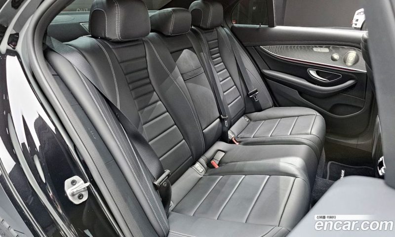 Mercedes Benz E-Class E350 4MATIC AMG Line