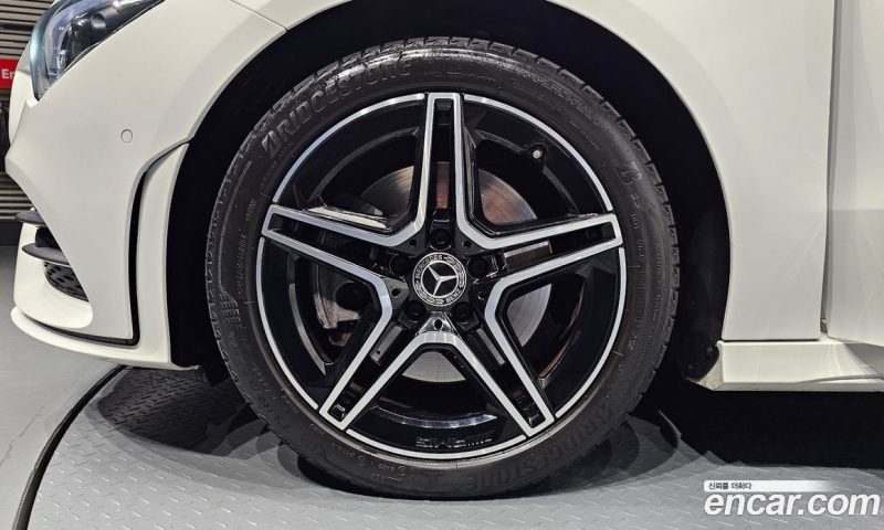 Mercedes Benz CLA-Class CLA250 4MATIC