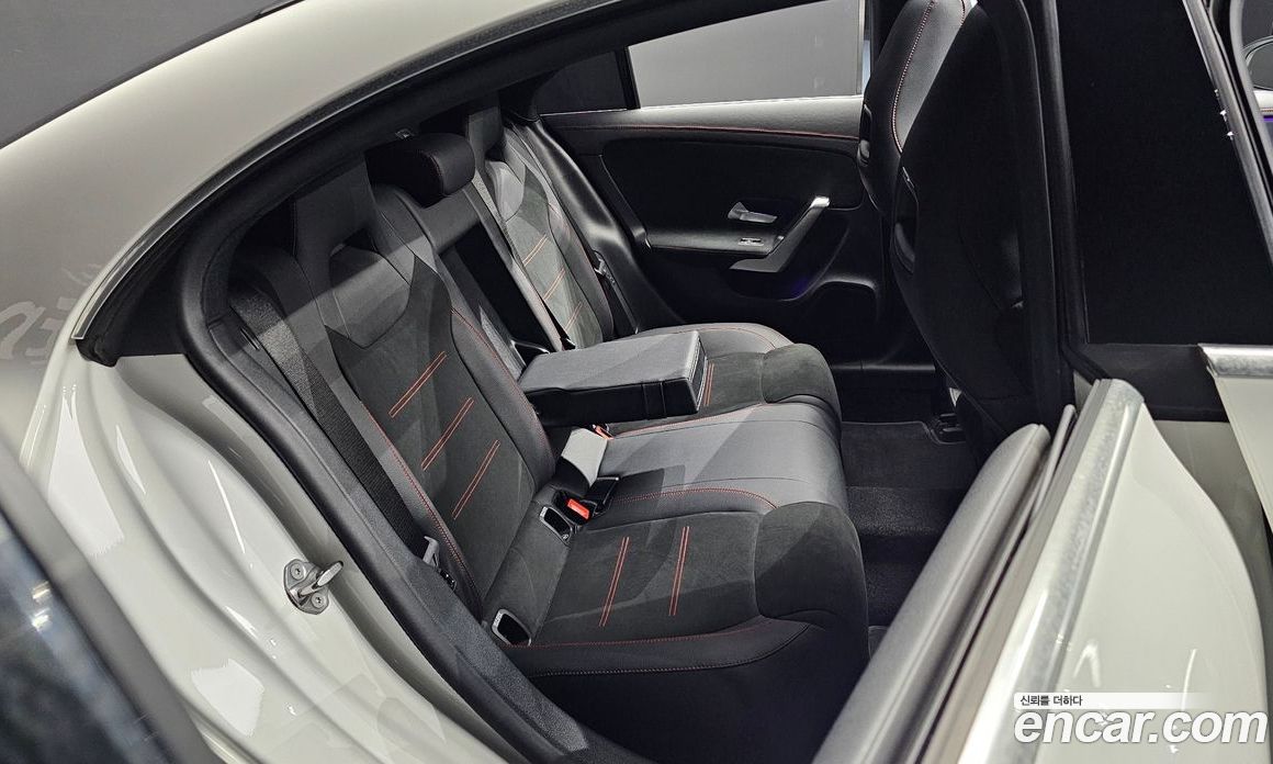 Mercedes Benz CLA-Class CLA250 4MATIC