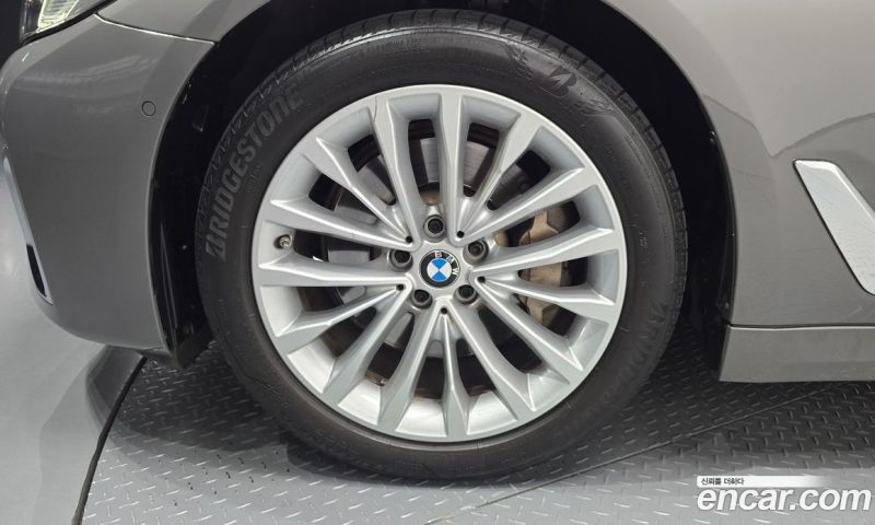BMW 5-Series i530 Luxury