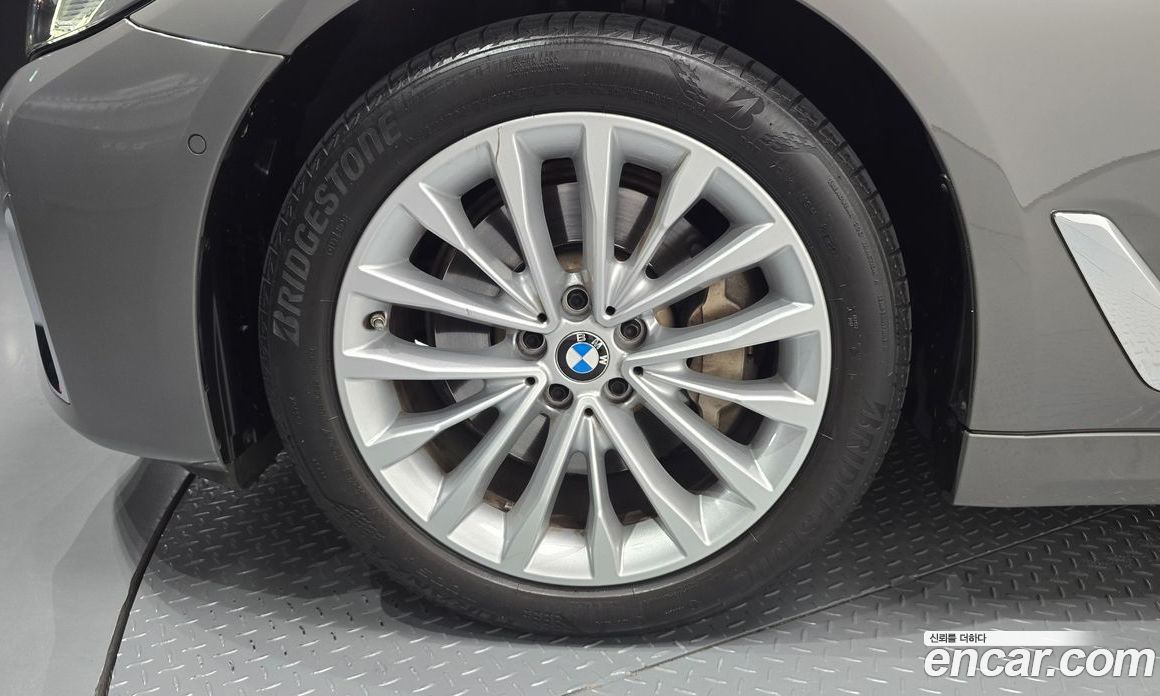 BMW 5-Series i530 Luxury