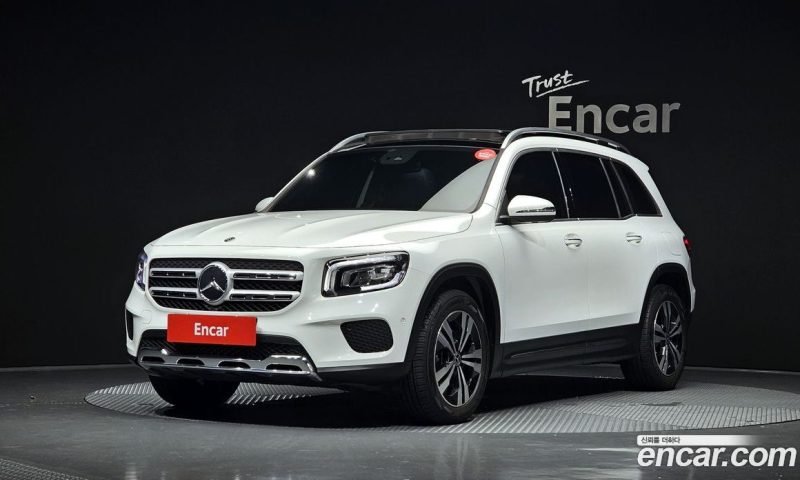 Mercedes Benz GLB-Class GLB220