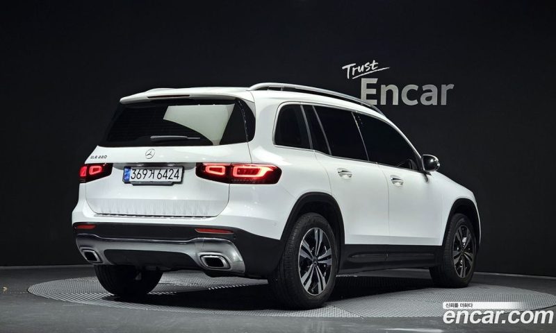 Mercedes Benz GLB-Class GLB220