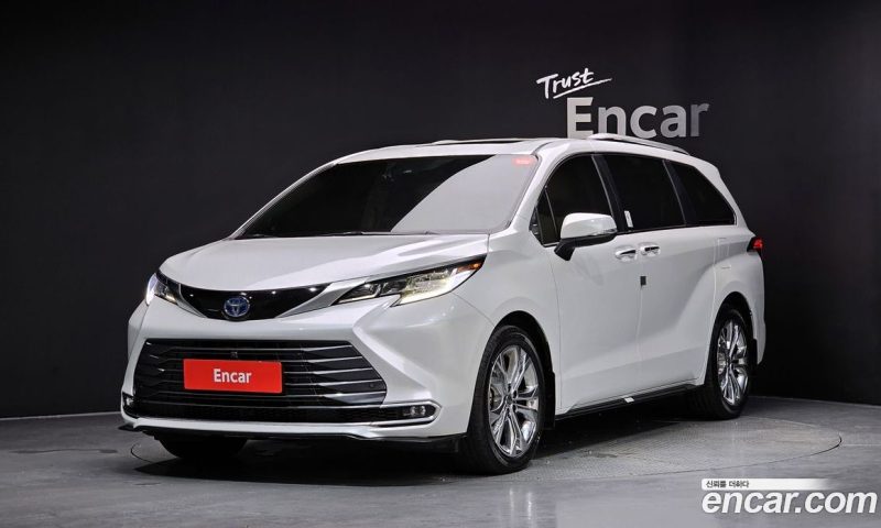 Toyota Sienna 2.5 Hybrid 2WD