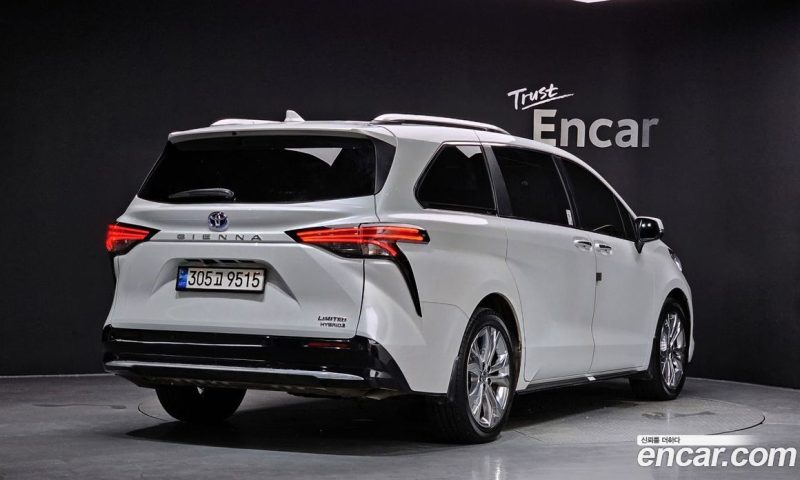 Toyota Sienna 2.5 Hybrid 2WD
