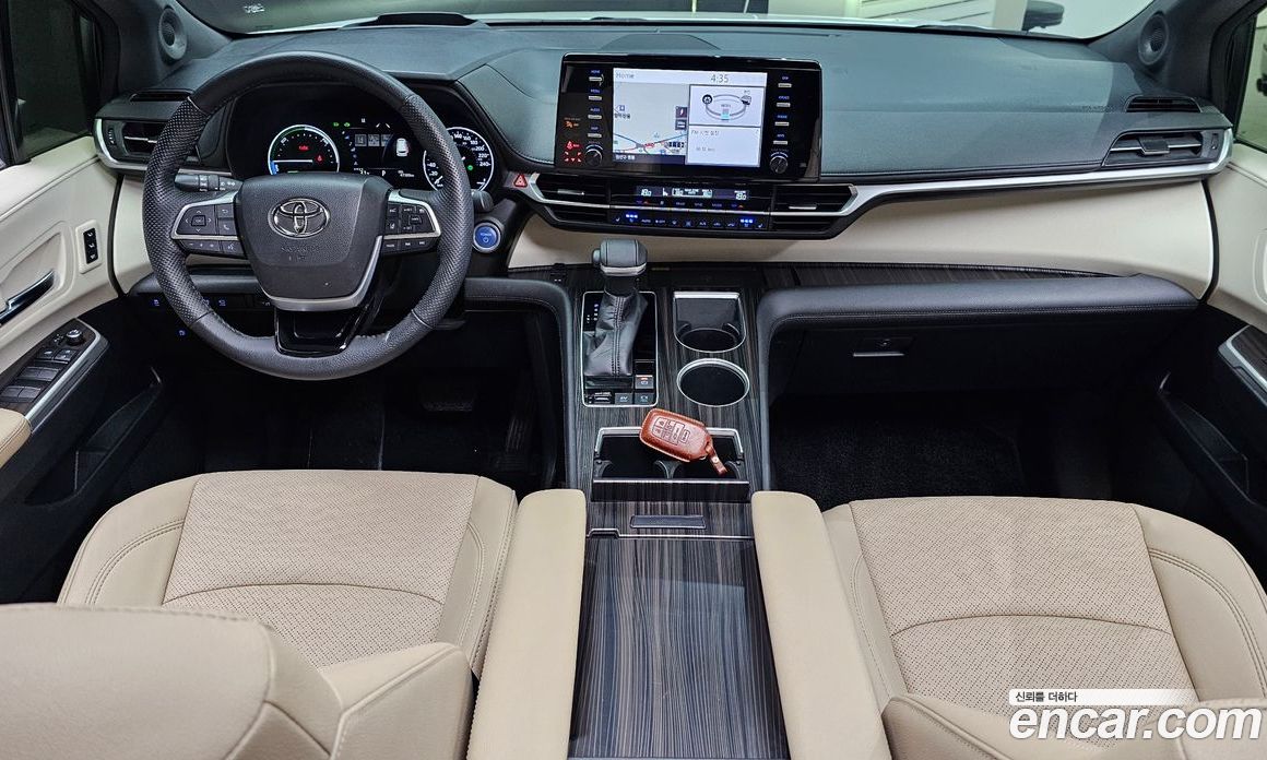 Toyota Sienna 2.5 Hybrid 2WD