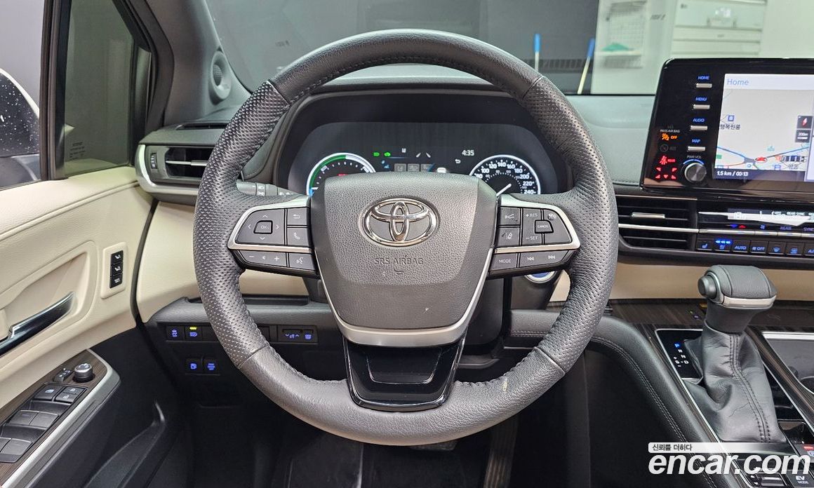 Toyota Sienna 2.5 Hybrid 2WD
