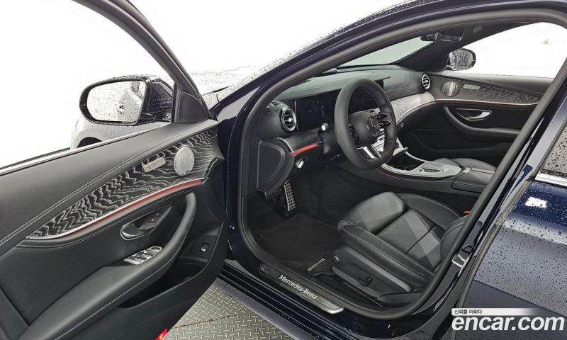 Mercedes Benz E-Class E350 4MATIC AMG Line Edition