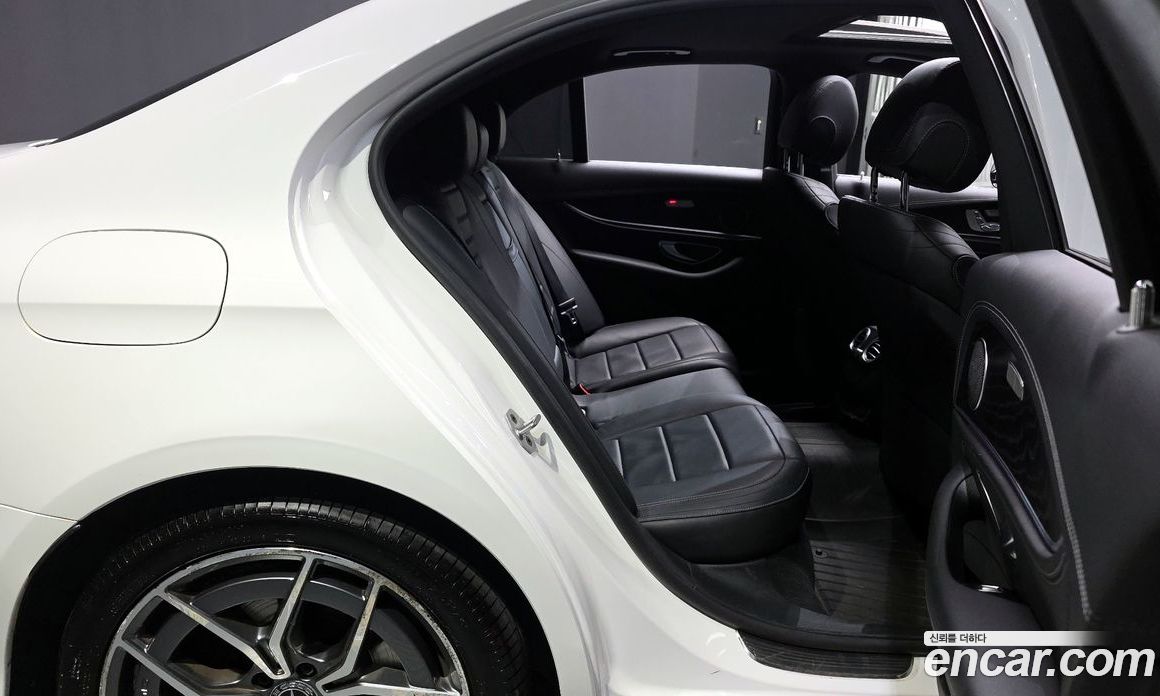 Mercedes Benz E-Class E220d 4MATIC AMG Line