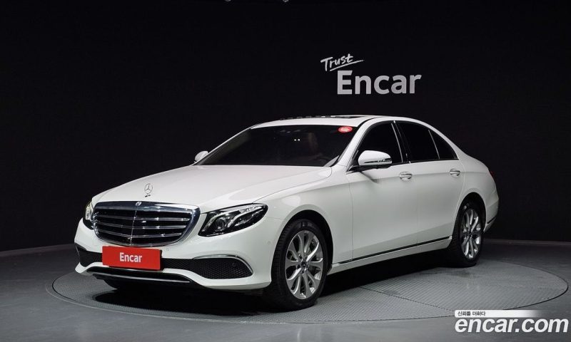 Mercedes Benz E-Class E300 4MATIC Exclusive