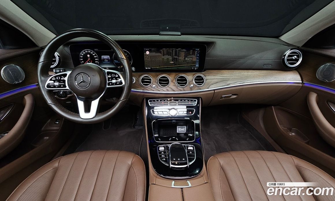 Mercedes Benz E-Class E300 4MATIC Exclusive
