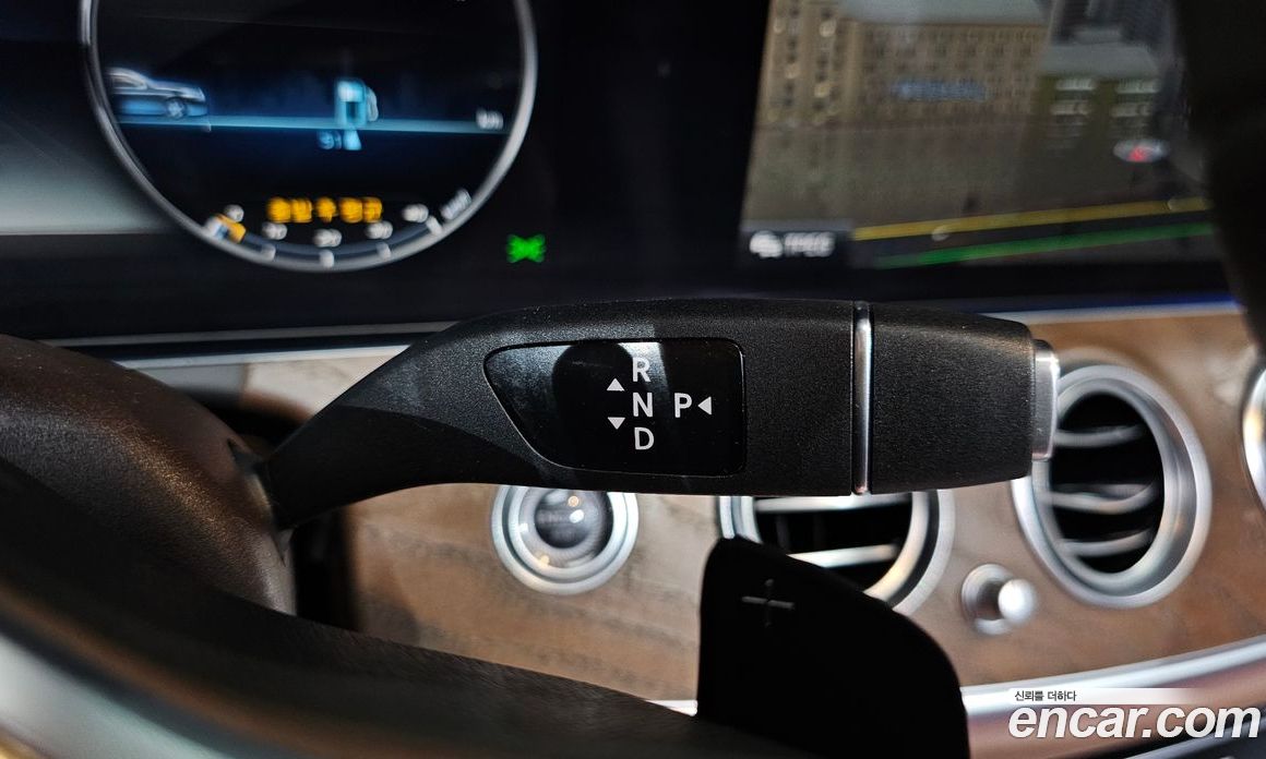 Mercedes Benz E-Class E300 4MATIC Exclusive