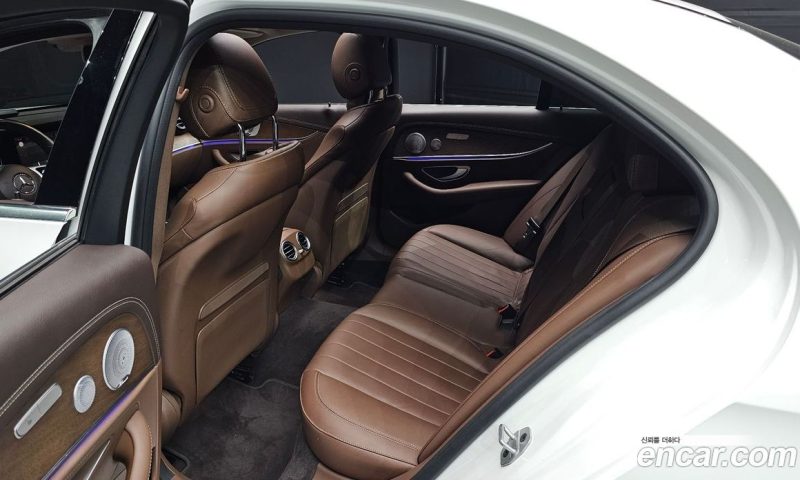 Mercedes Benz E-Class E300 4MATIC Exclusive