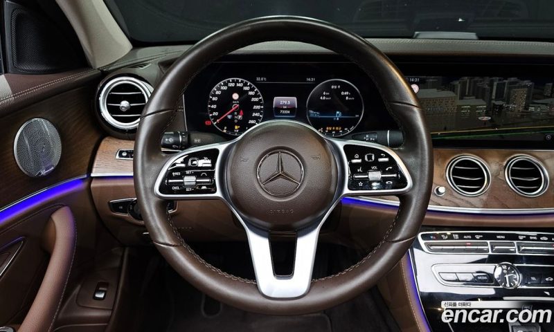 Mercedes Benz E-Class E300 4MATIC Exclusive