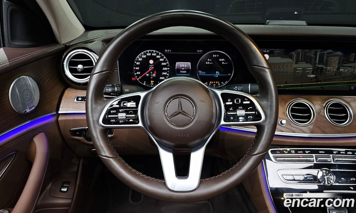 Mercedes Benz E-Class E300 4MATIC Exclusive
