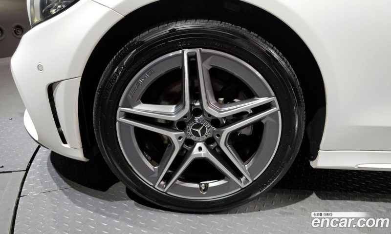 Mercedes Benz C-Class C200 AMG Line