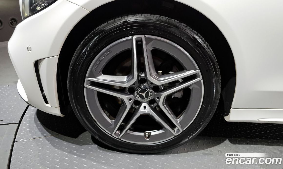 Mercedes Benz C-Class C200 AMG Line